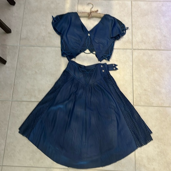 Jacques Lelong blue leather matching top and skirt. - Picture 1 of 9